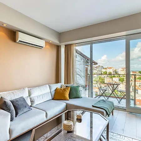 Fascinating And Central Apartment With Breathtaking Bosphorus View In Sisli