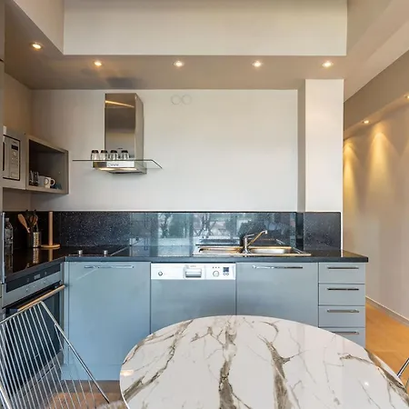 Fascinating And Central Apartment With Breathtaking Bosphorus View In Sisli