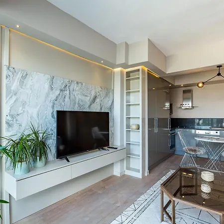 Fascinating And Central Apartment With Breathtaking Bosphorus View In Sisli *